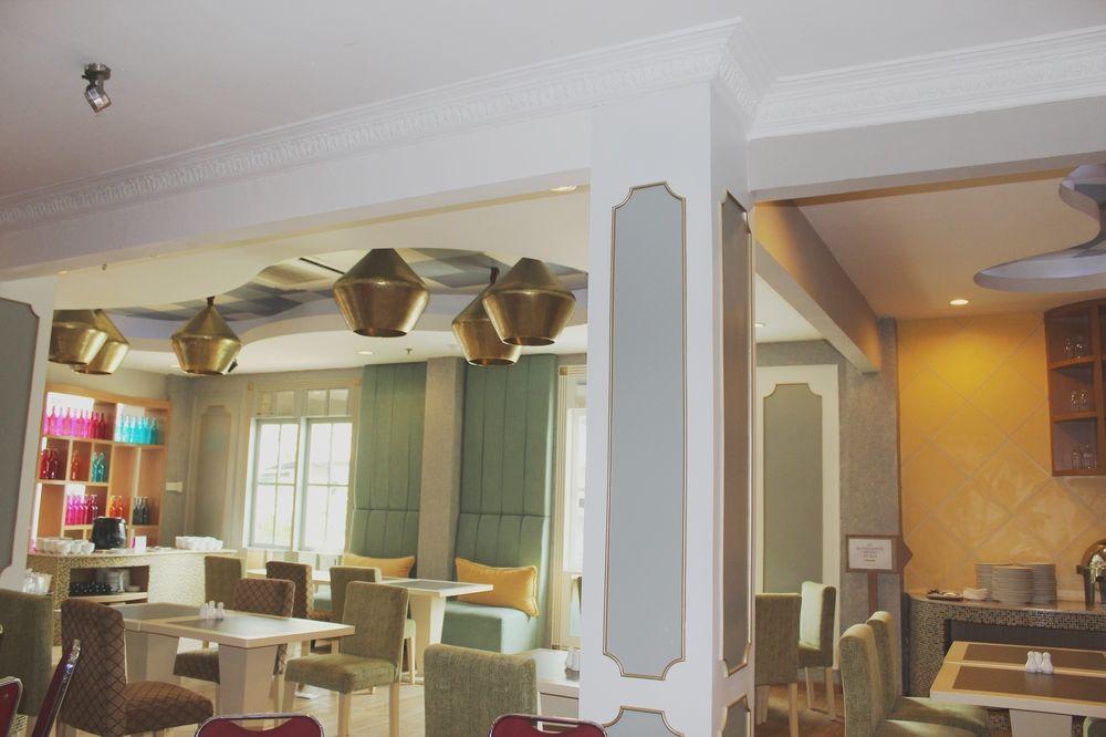 Capital O 1128 Hotel Imara Palembang Dış mekan fotoğraf
