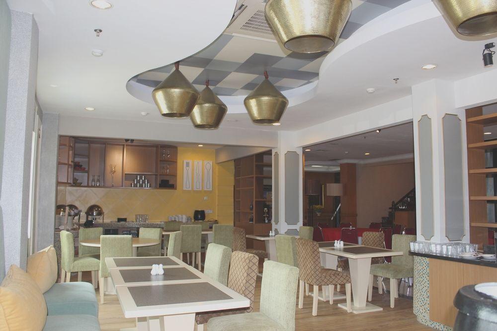 Capital O 1128 Hotel Imara Palembang Dış mekan fotoğraf