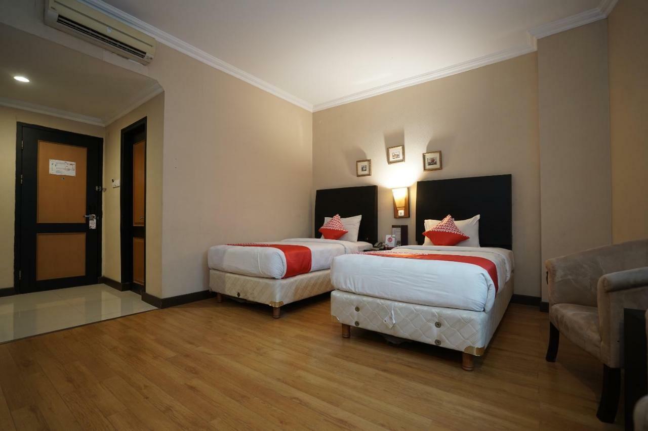 Capital O 1128 Hotel Imara Palembang Dış mekan fotoğraf