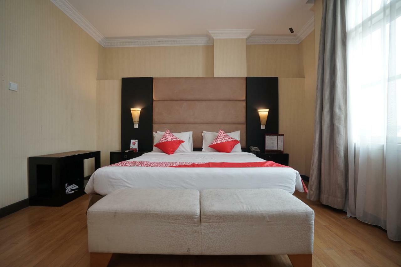 Capital O 1128 Hotel Imara Palembang Dış mekan fotoğraf