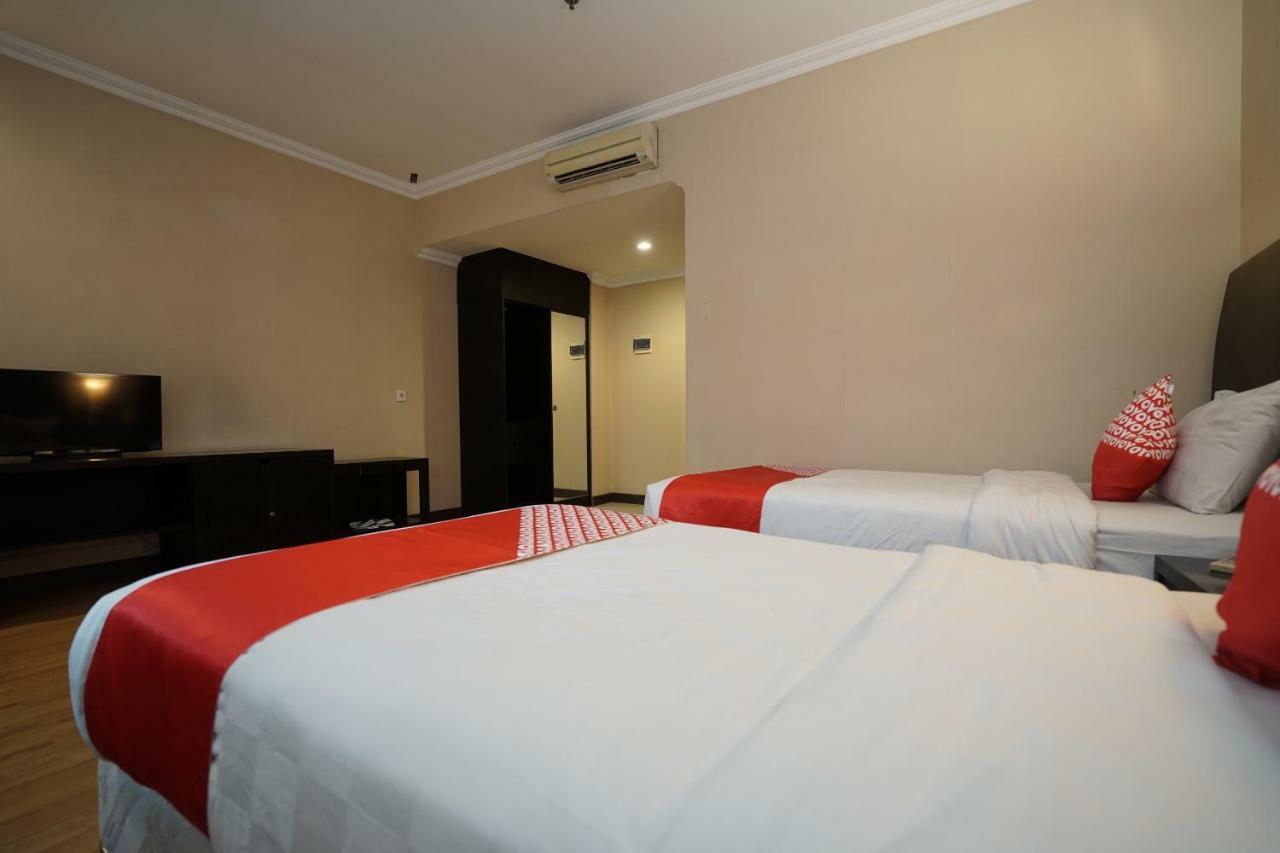 Capital O 1128 Hotel Imara Palembang Dış mekan fotoğraf