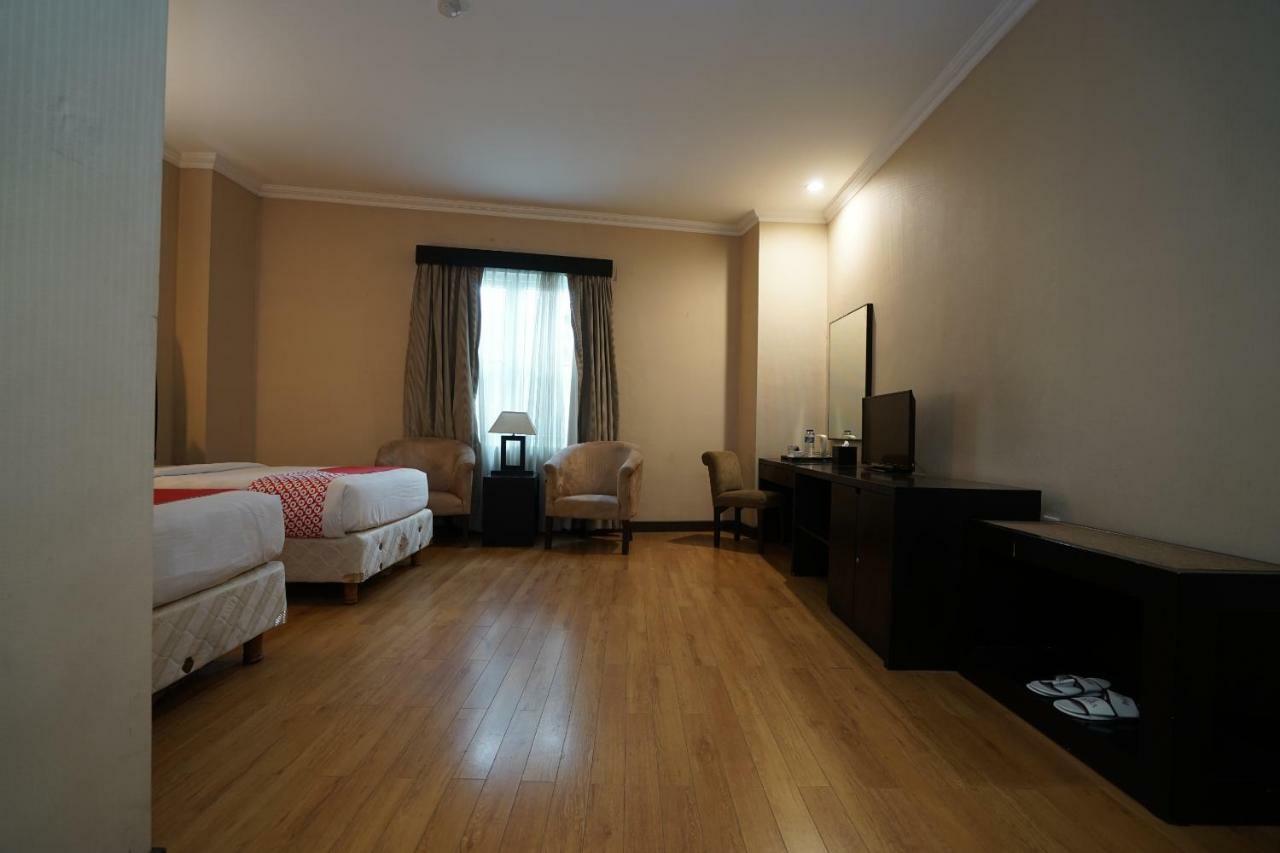 Capital O 1128 Hotel Imara Palembang Dış mekan fotoğraf