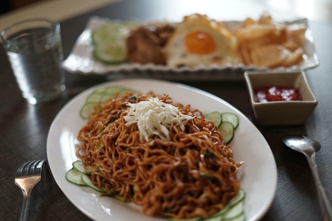Capital O 1128 Hotel Imara Palembang Dış mekan fotoğraf