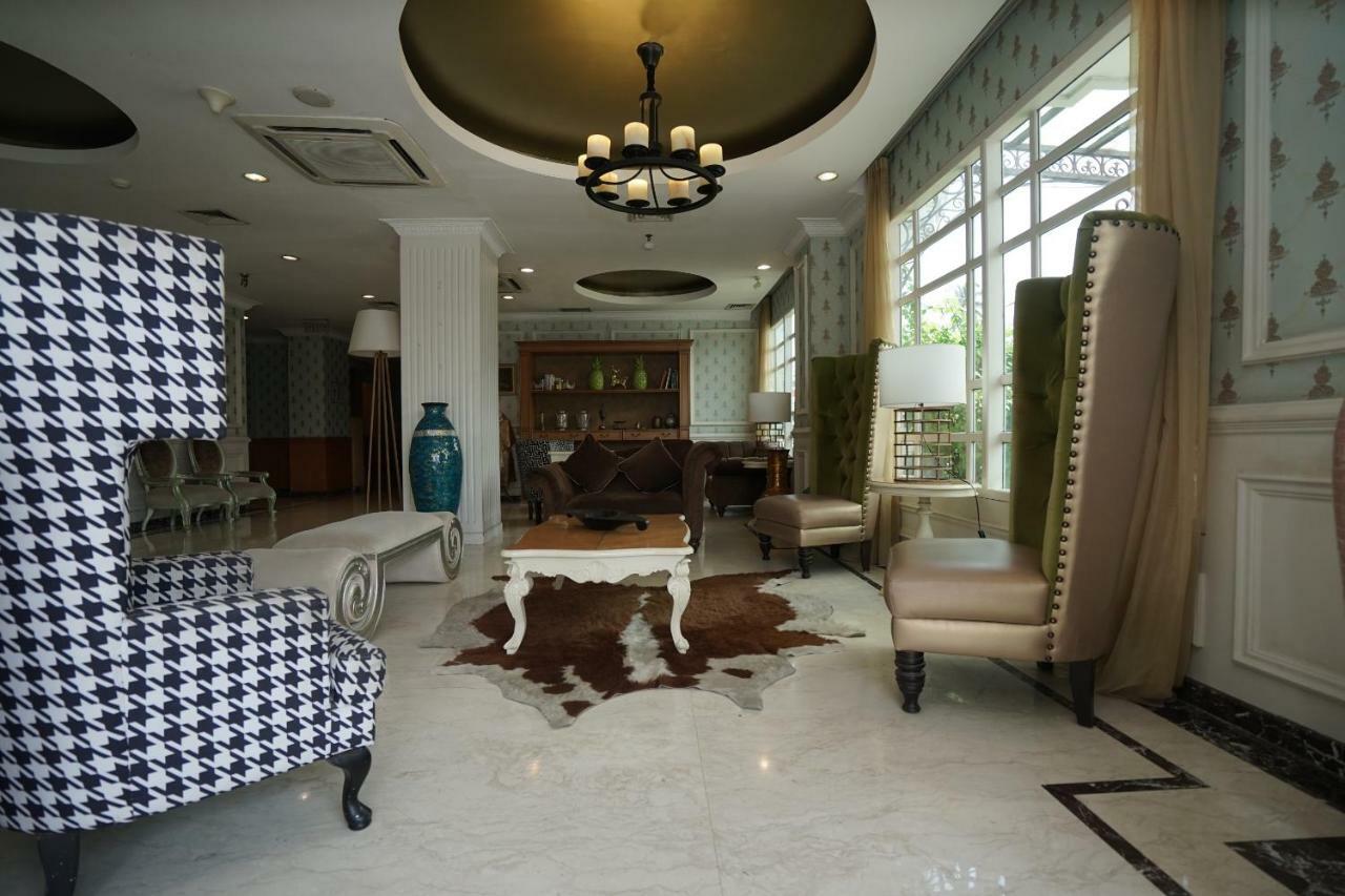 Capital O 1128 Hotel Imara Palembang Dış mekan fotoğraf