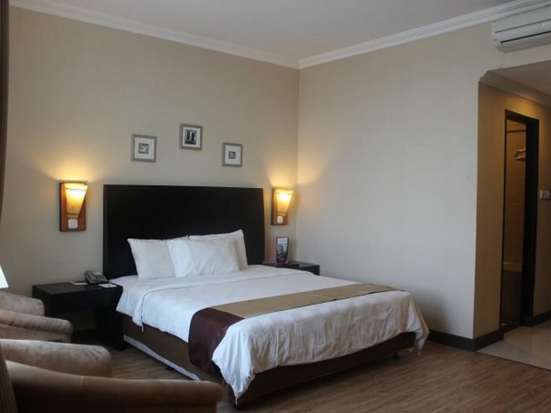 Capital O 1128 Hotel Imara Palembang Dış mekan fotoğraf